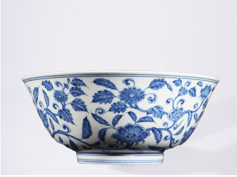 明代成化青花花卉纹碗