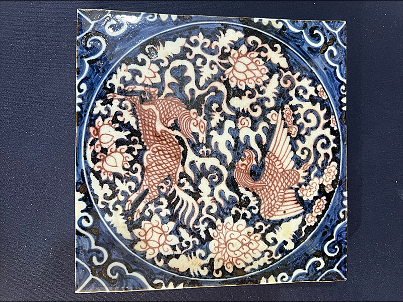 明 青花釉里红地砖