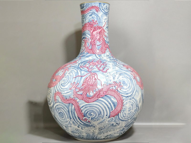 清 乾隆海水纹胭脂红五龙天球瓶