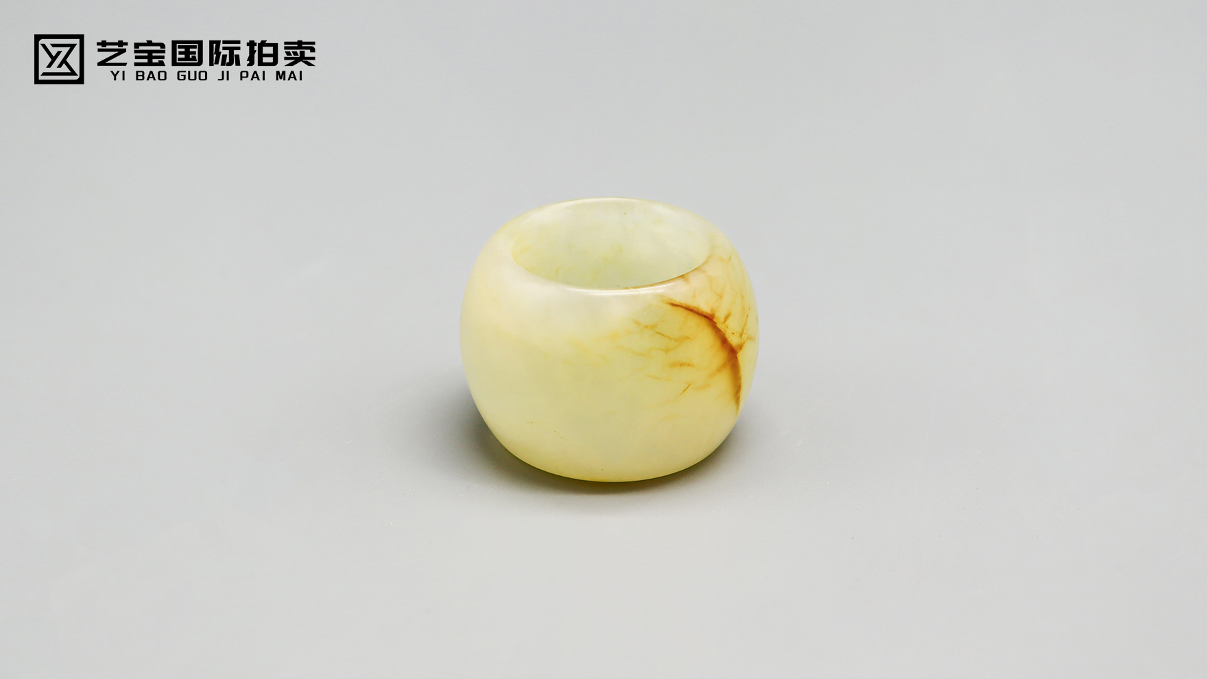 清玉凝华：扳指中的时代风骨