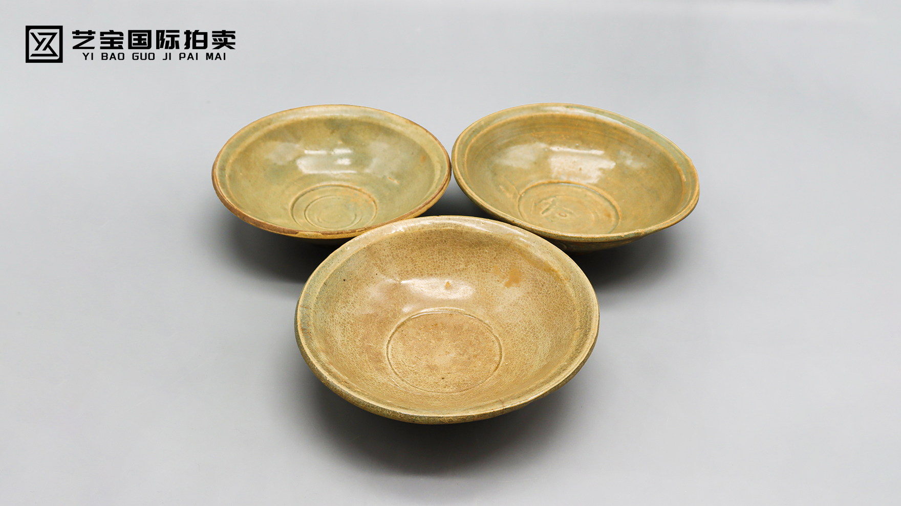 宋龙泉窑青釉碗：一抔瓷土的千年宋韵，藏在时光里的雅致日常