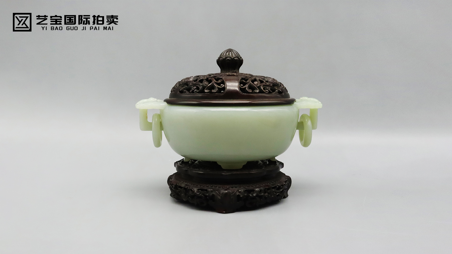 衔耳玉香炉：千年玉韵承古韵，一炉清馥醉知音