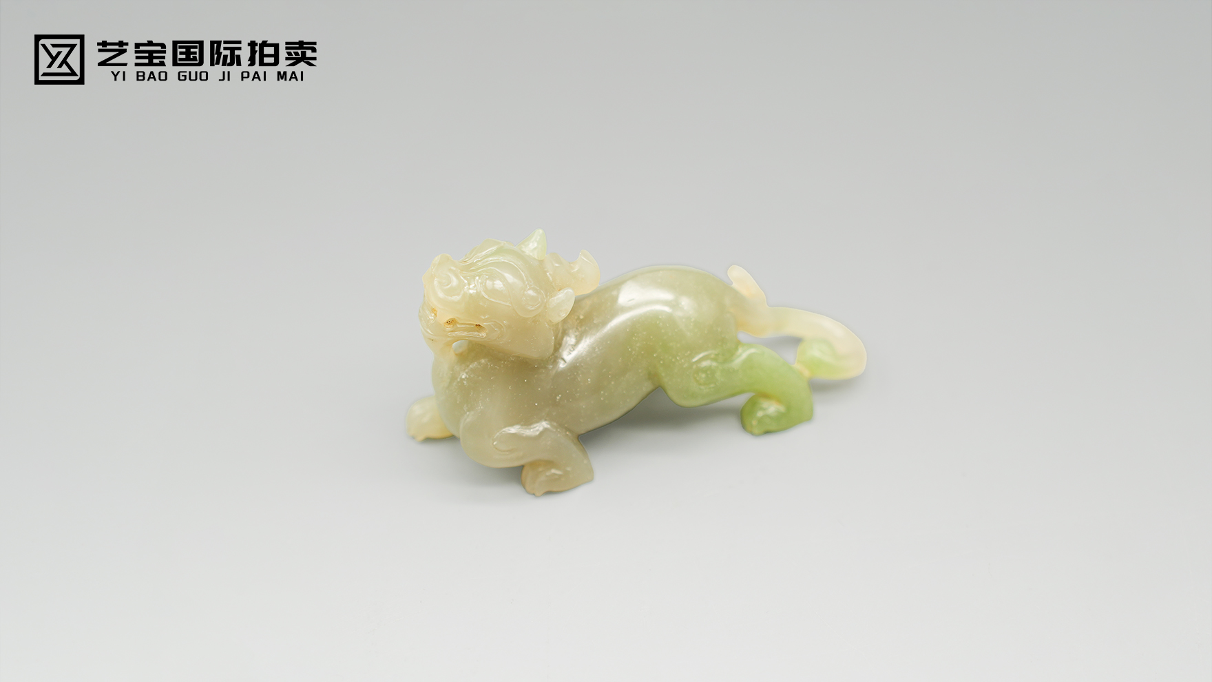 明清翠青玉辟邪瑞兽摆件