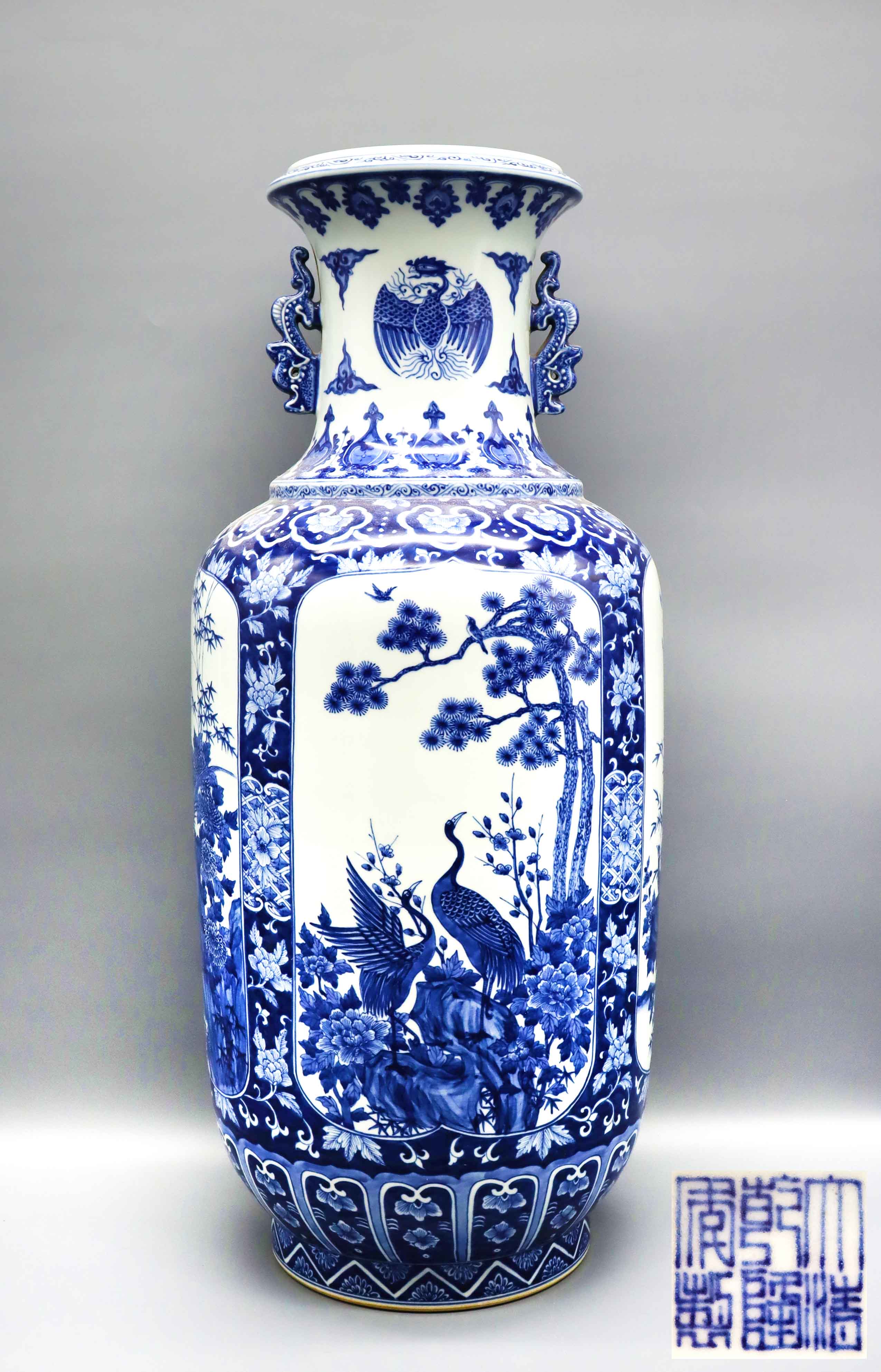 清乾隆 青花开窗花鸟凤纹双耳棒槌瓶 精品.jpg