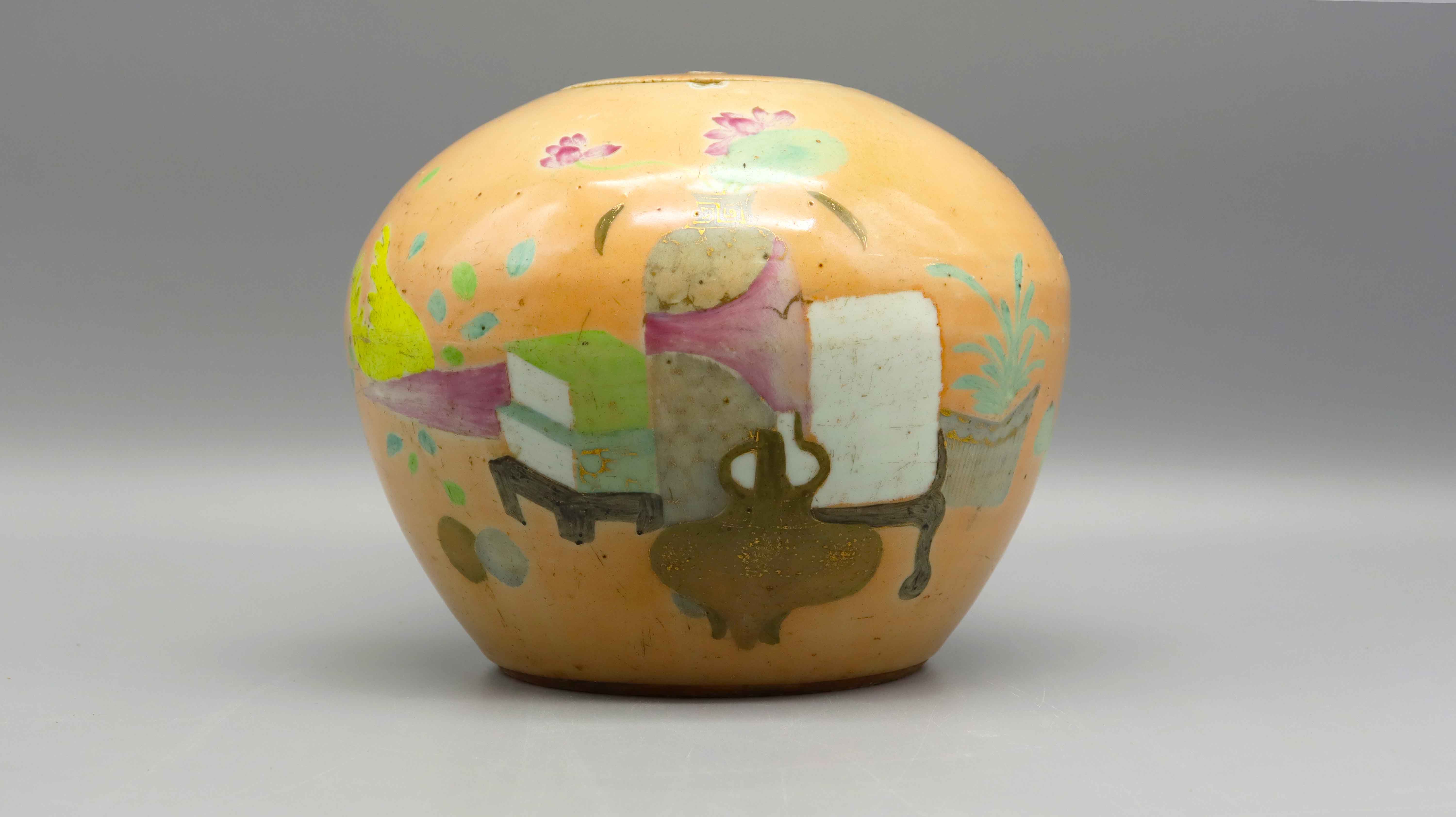 清代 粉地粉彩博古荷花盖罐 精品场.jpg