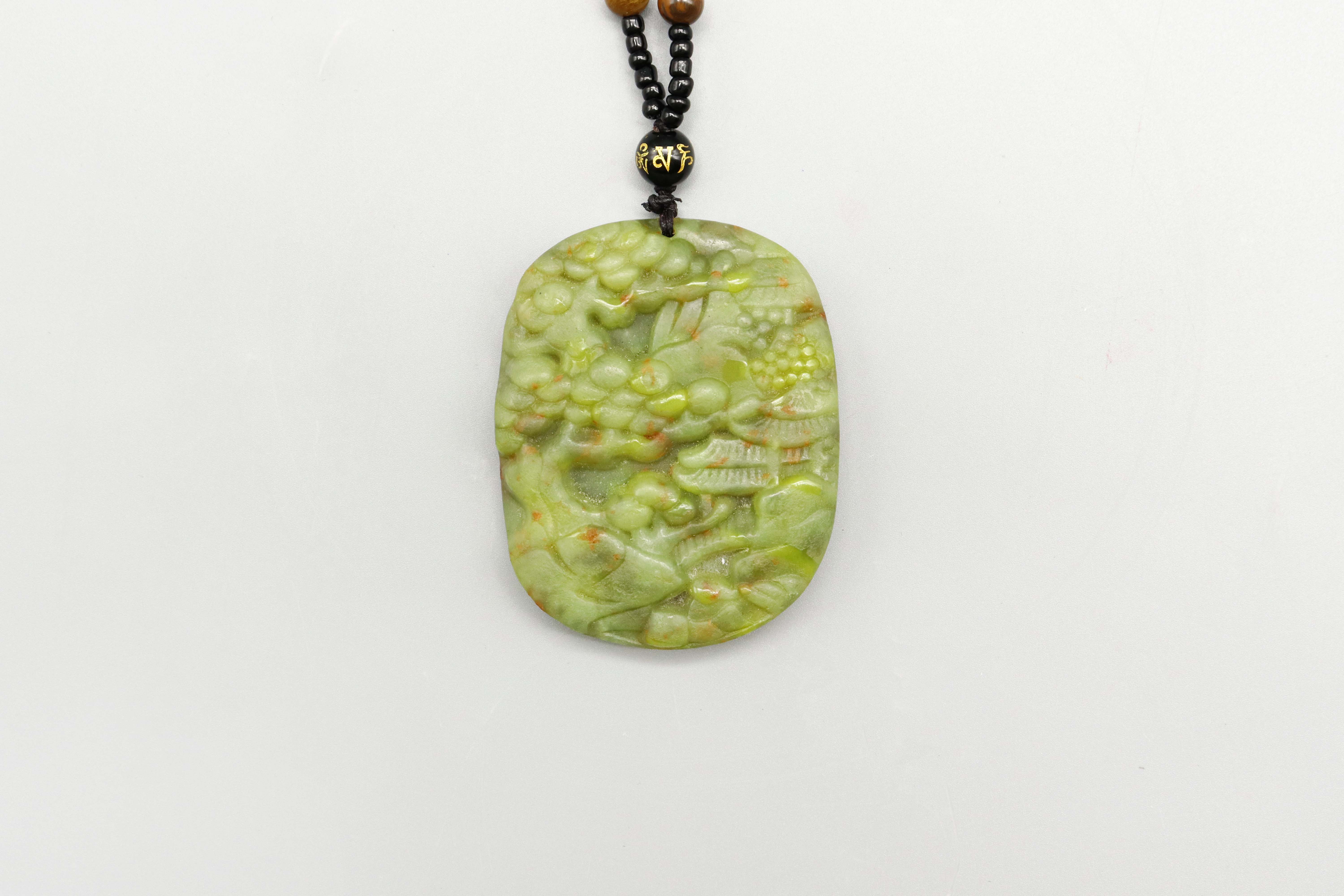 1208-虎睛石链岫玉牌-孔杰.jpg