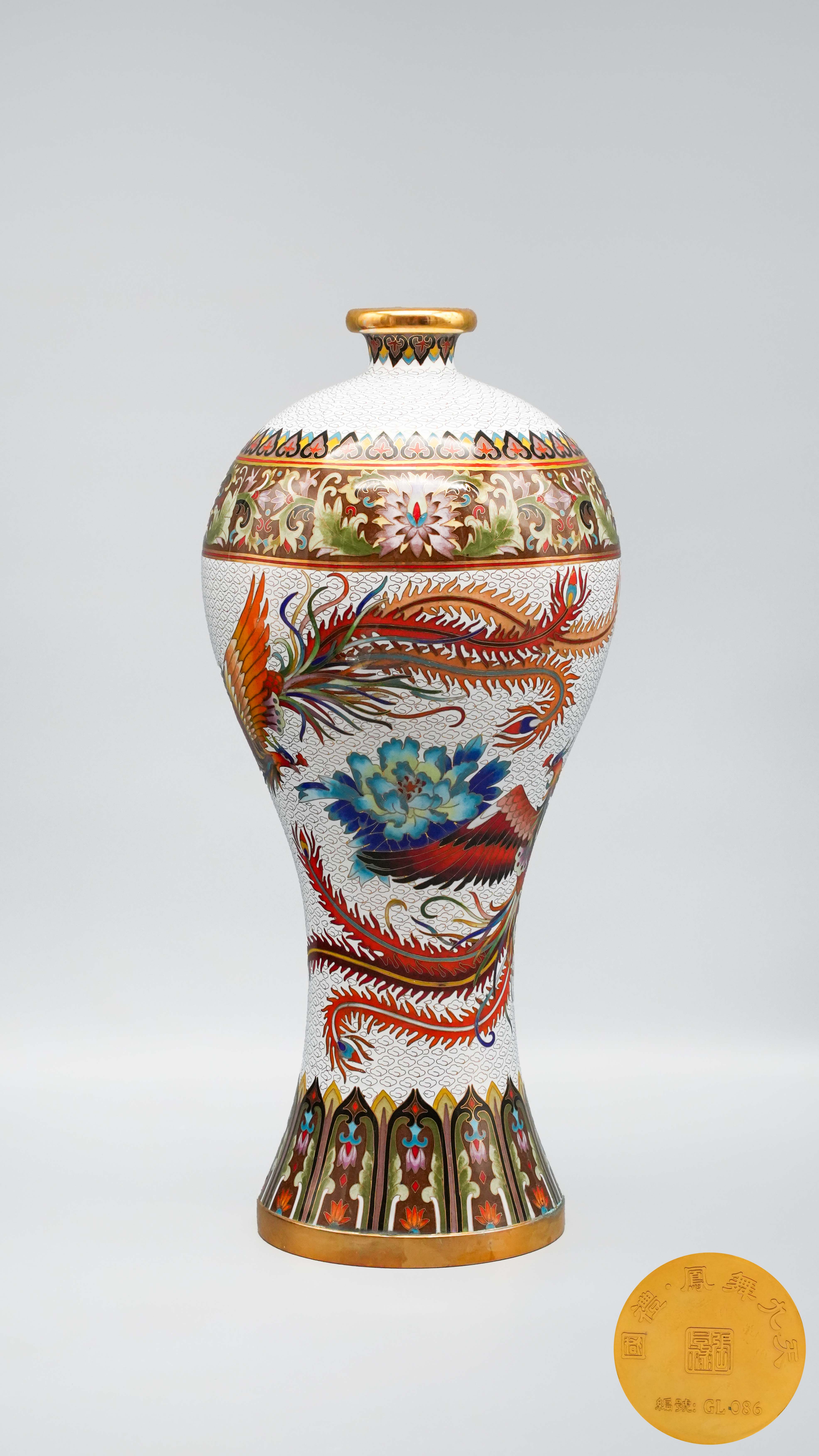 1227-国礼·凤舞九天《喜凤瓶》-李世明.jpg